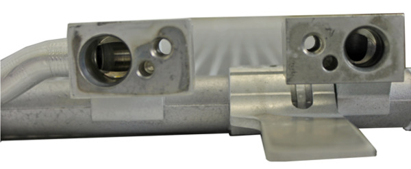 Конденсатор кондиционера MAHLE/KNECHT AC772000P