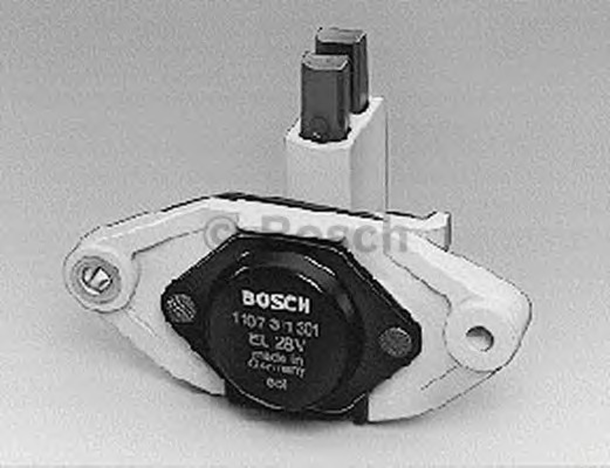 Реле-регулятор генератора BOSCH 1197311312