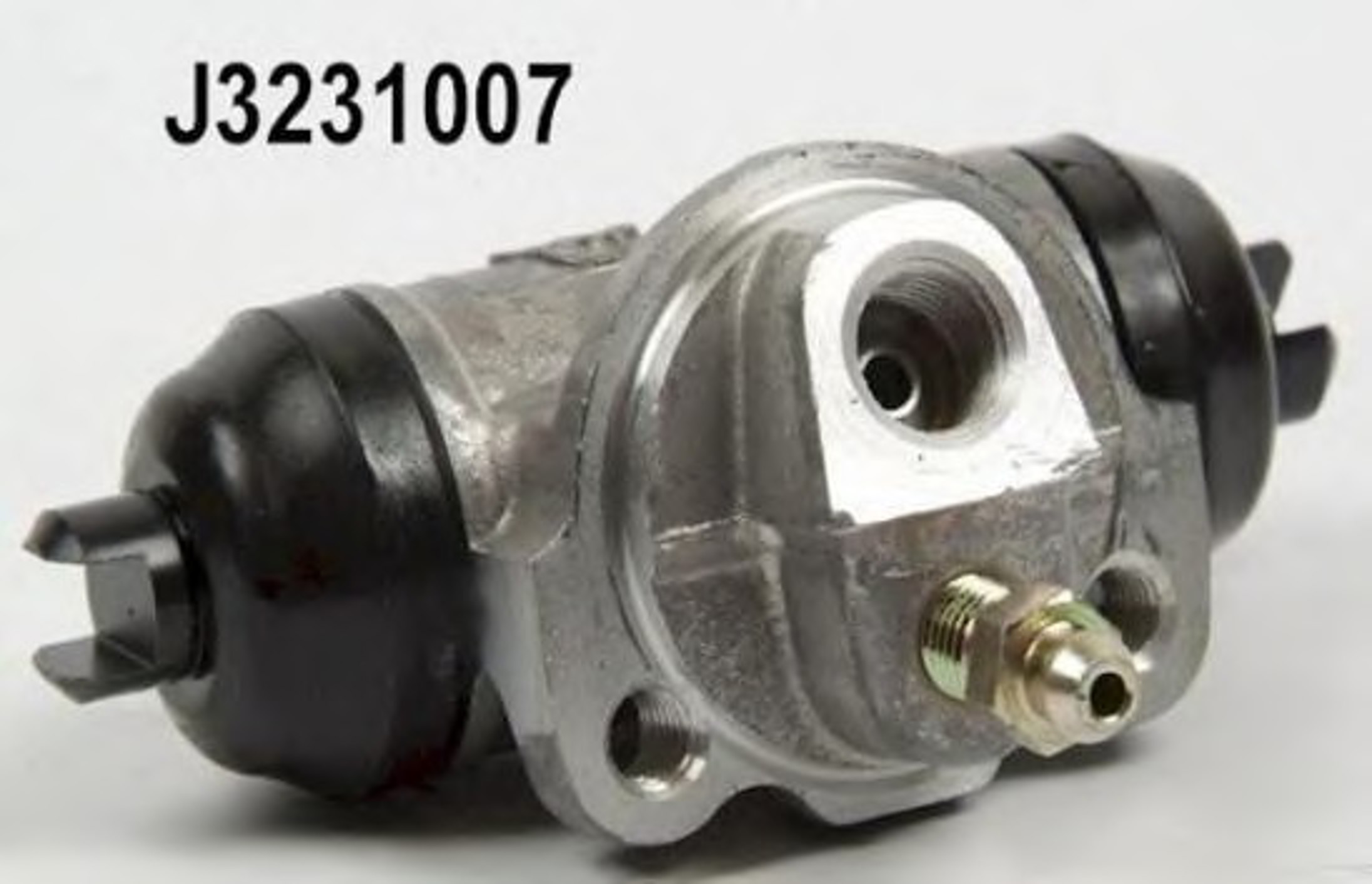 Цилиндр тормозной NIPPARTS J3231007
