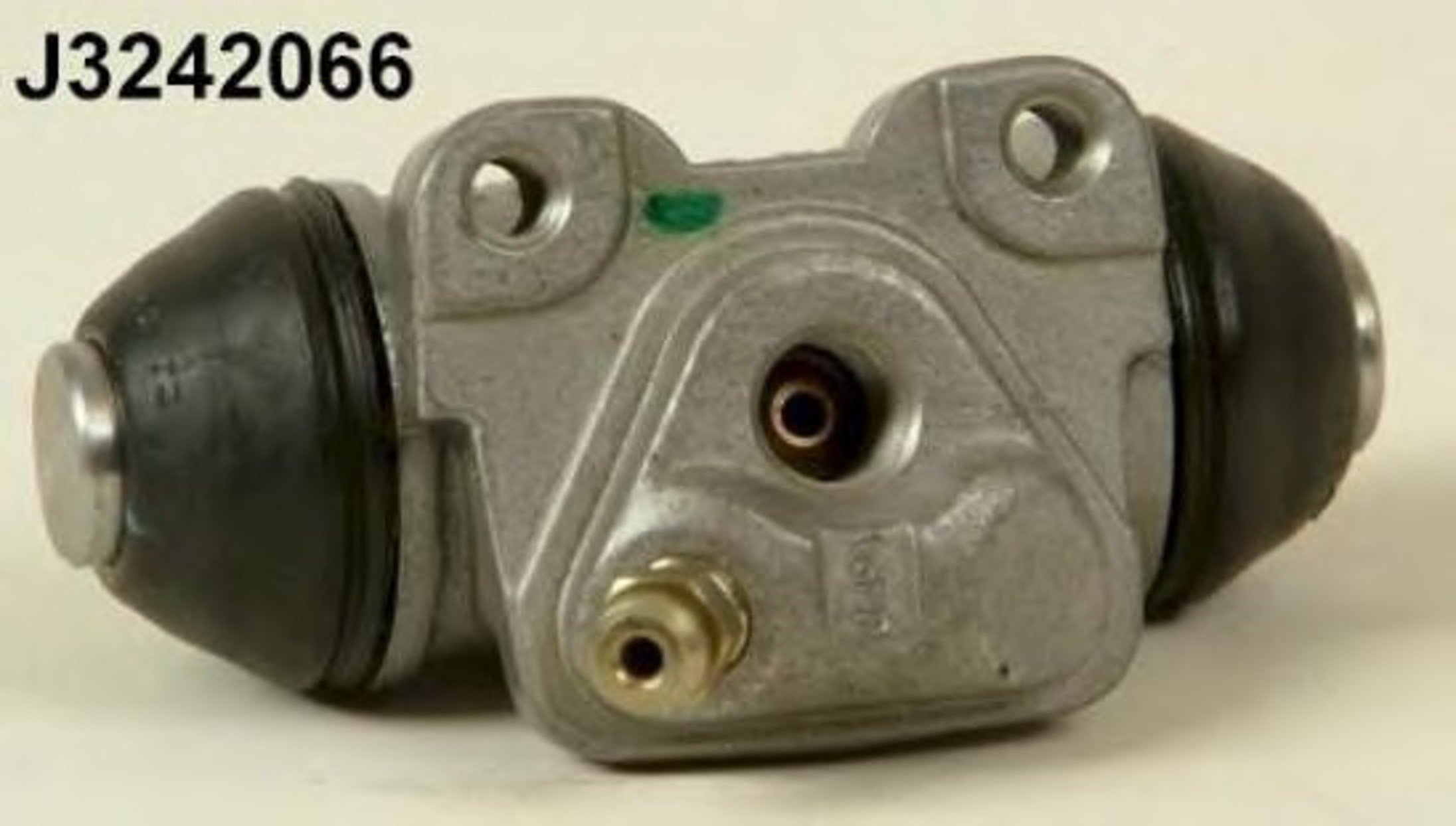 Цилиндр тормозной рабочий NIPPARTS J3242066