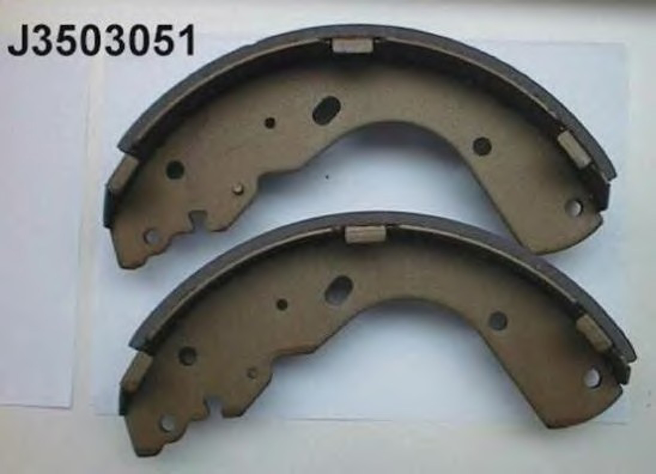 Комплект тормозных колодок NIPPARTS J3503051