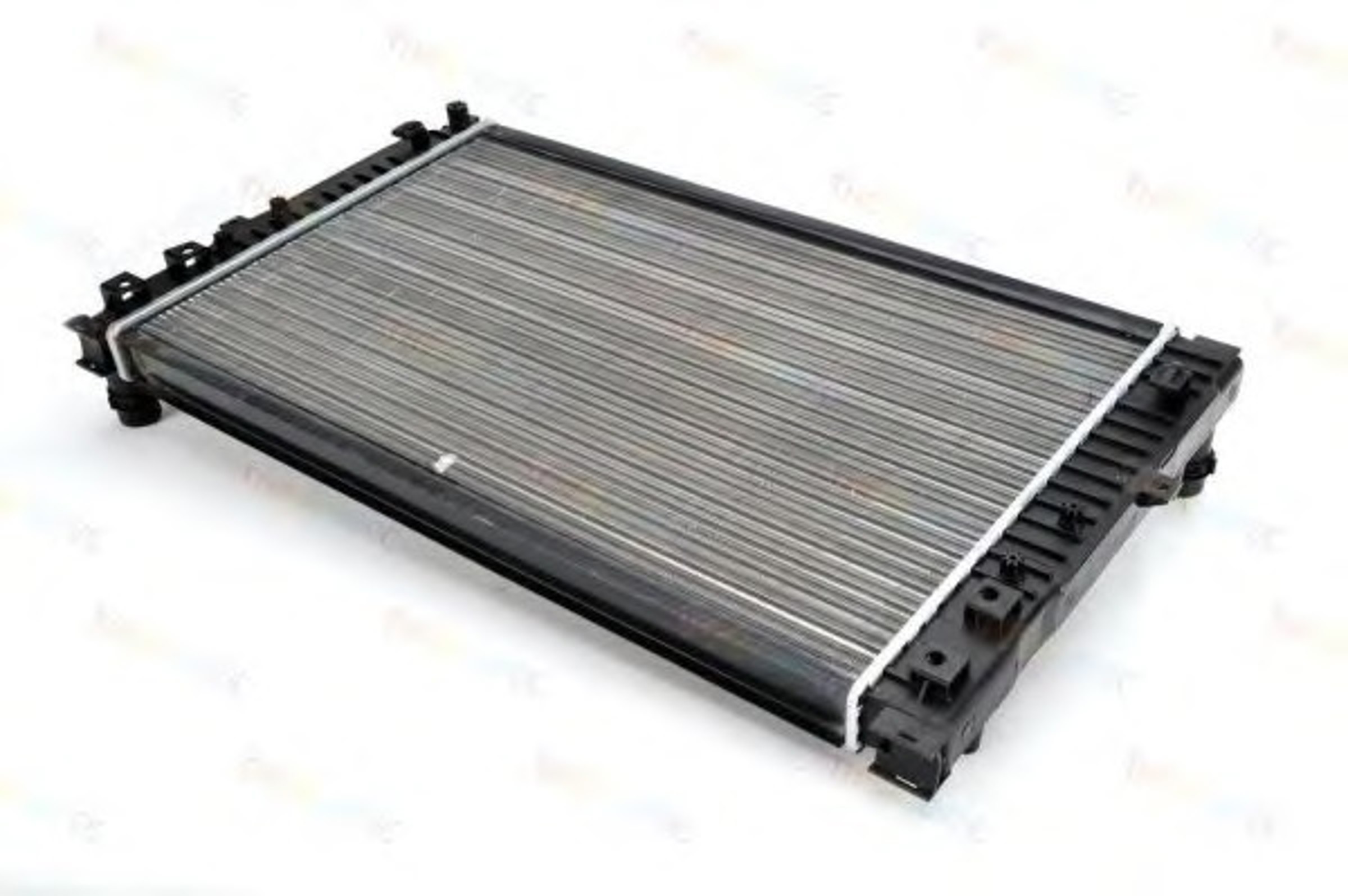 Радиатор системы охлаждения THERMOTEC D7W052TT
